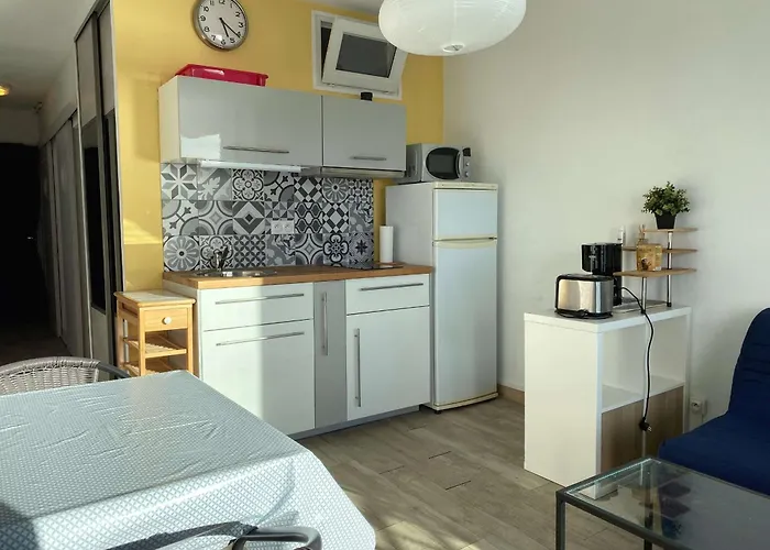 T2 Avec Loggia Et Wifi à - Fr-1-553-169 *